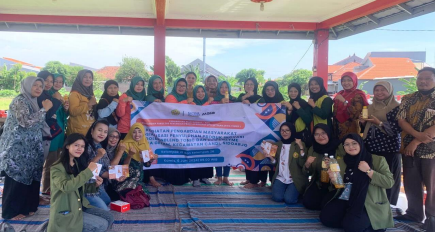 Implementasi Kegiatan Studi Independen di AGAVI oleh Mahasiswa UPN  “Veteran” Jawa Timur melalui Penyuluhan Produk Inovasi Minuman Herbal di Desa Gelam Sidoarjo.