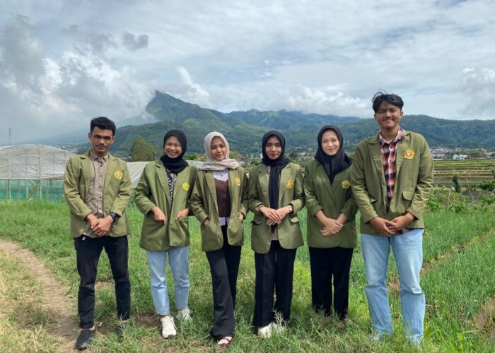 Mahasiswa Magang Agribisnis UPN “Veteran” Jawa Timur di Dinas Pertanian dan Ketahanan Pangan Kota Batu Terjun Langsung ke Widji Farm untuk Pertanian Organik