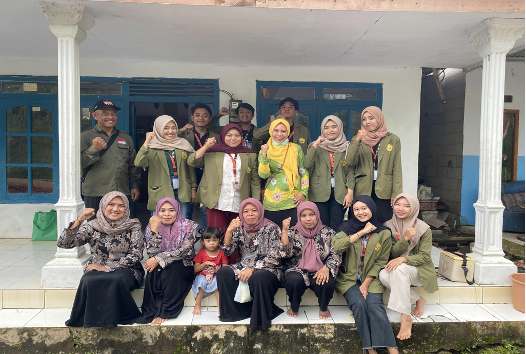 Pembuatan Inovasi Jelly Drink Bersama Mahasiswa Bina Desa