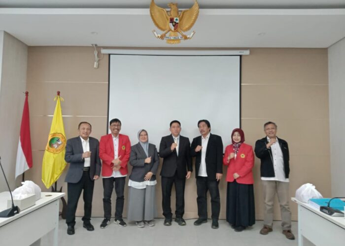 Prof. Teguh Soedarto Menjadi Penguji Eksternal Ujian Disertasi di Untag Surabaya