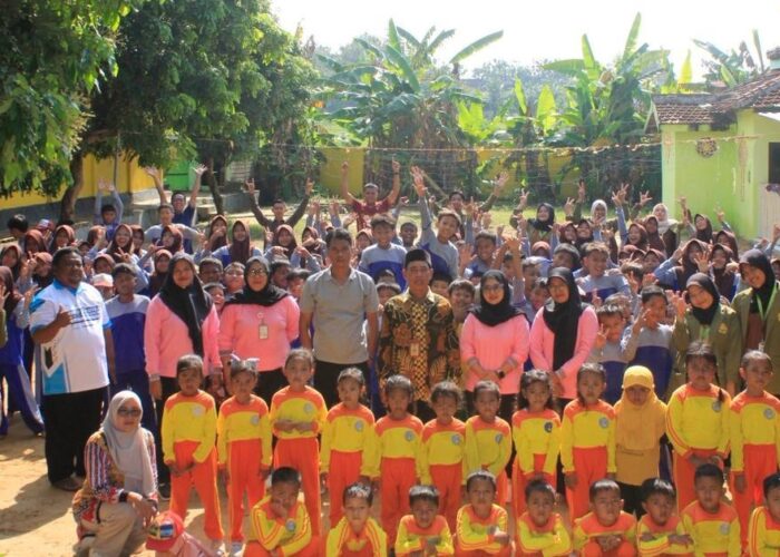 Dari Sampah Plastik Menjadi Taman Asri: Inovasi Mahasiswa KKN-T Bina Desa Berdampak 2026 di SDN Ngujuran 1